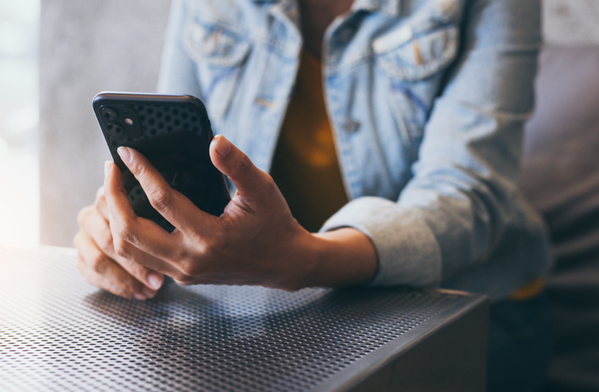 Necessary features for banking and law enforcement mobile apps in Fort Lauderdale